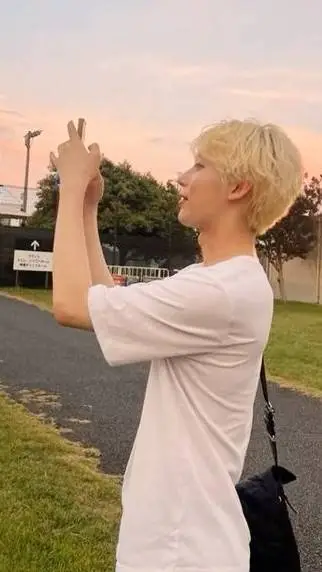 ai character: WILLIAM ◉⁠‿⁠◉ background