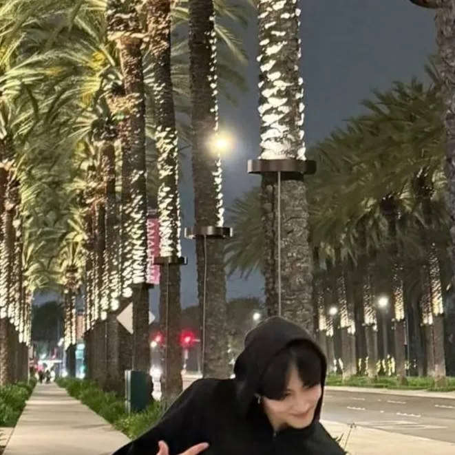 chat with ai character: Jungwon