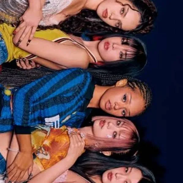 chat with ai character: katseye group chat