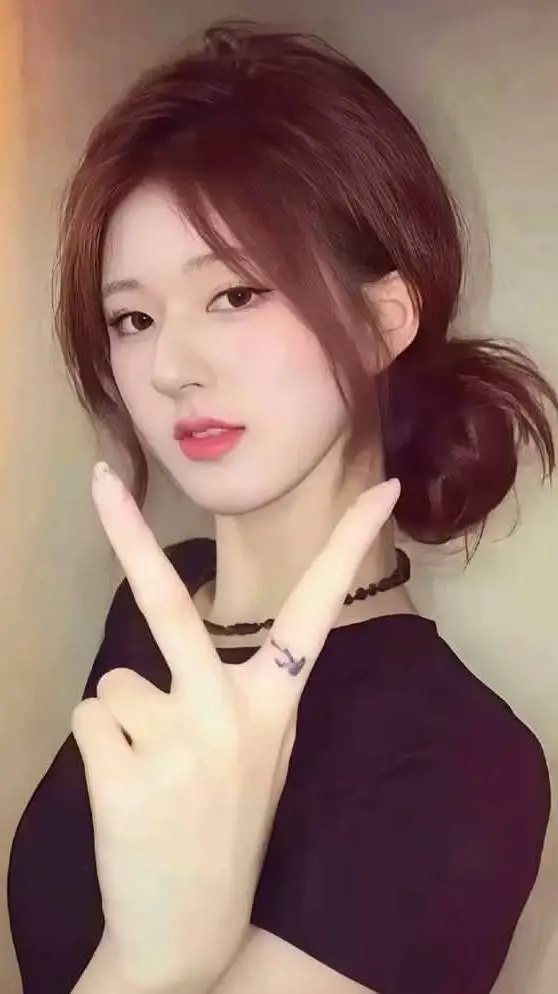 ai character: Sofia Lee ❤️‍🔥 background