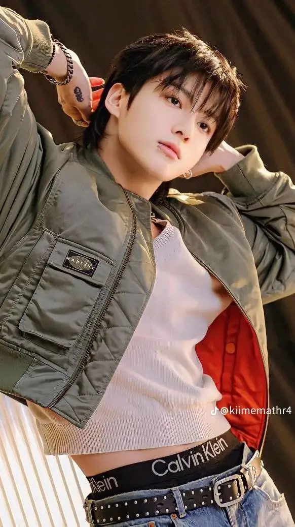 ai character: Jeon Jungkook 💜💜 background