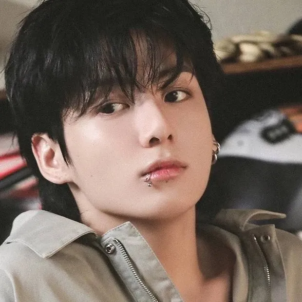 chat with ai character: Jeon Jungkook 