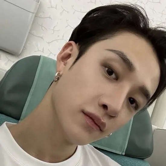 chat with ai character: Bangchan 