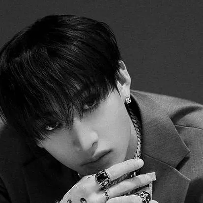 chat with ai character: Bangchan.