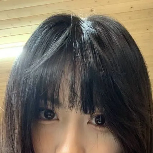 chat with ai character: Momo 