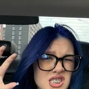 chat with ai character: Соня