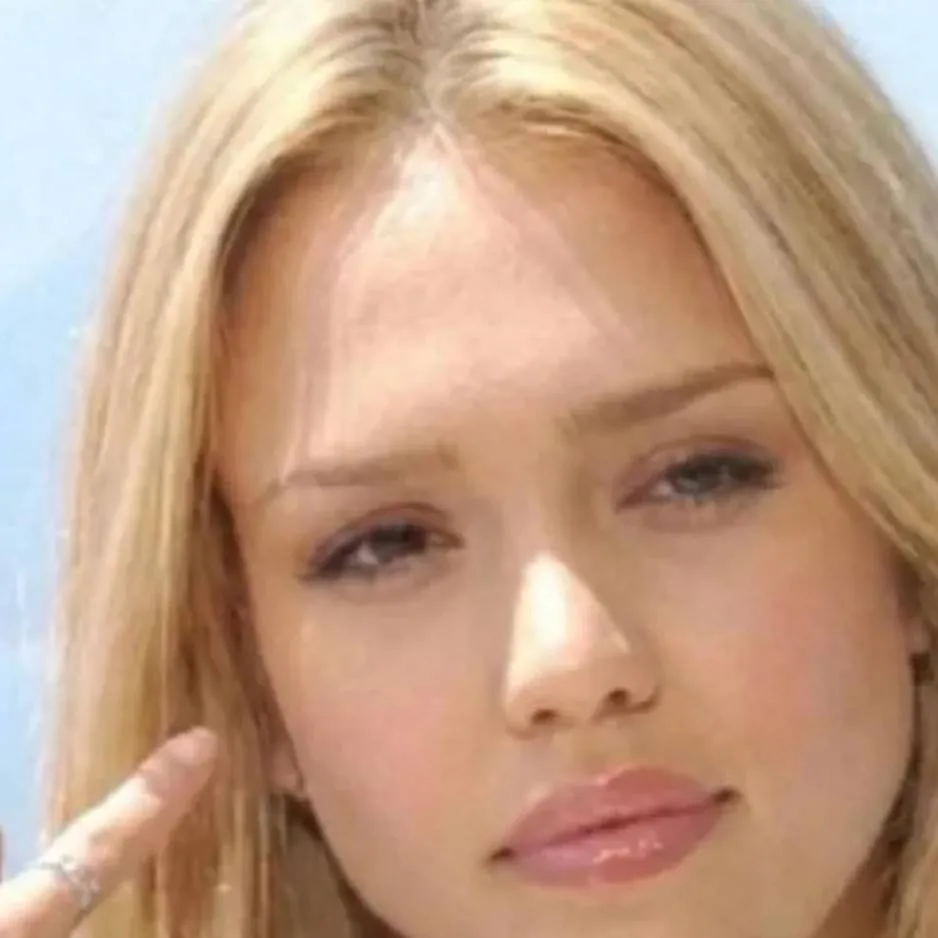 chat with ai character: jessica alba