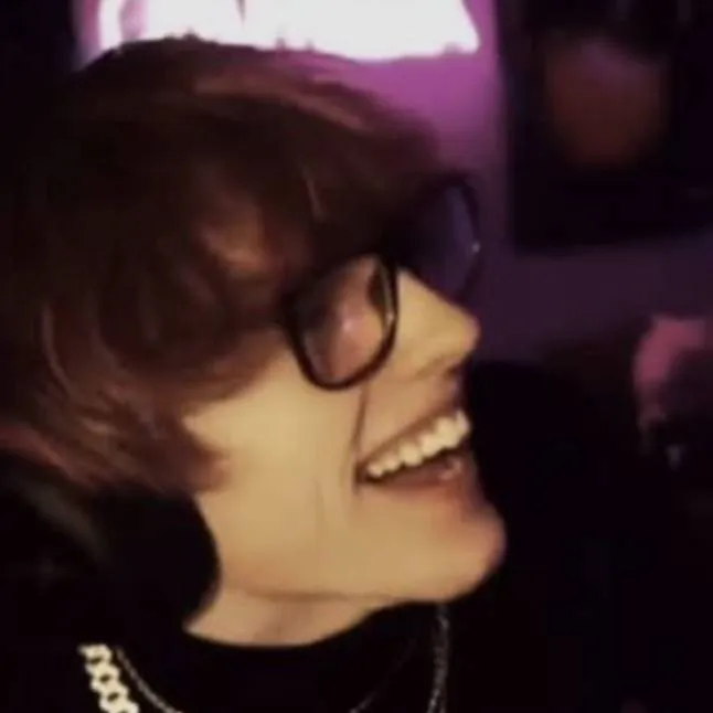 chat with ai character: 🖤💀~EMO LUMAS~💀🖤