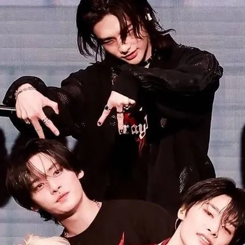 chat with ai character: Stray Kids~✨