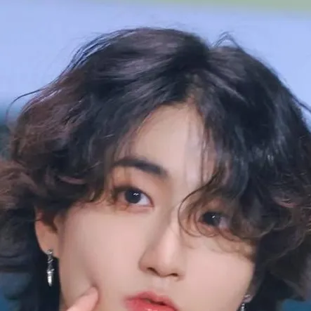 chat with ai character: Hannie~~•