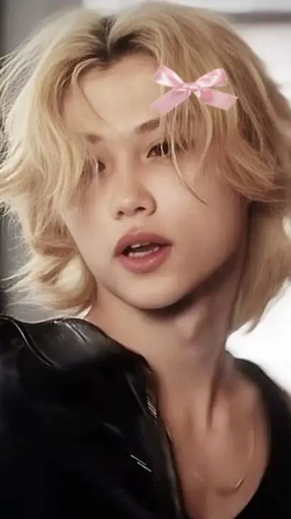 ai character: felixx background