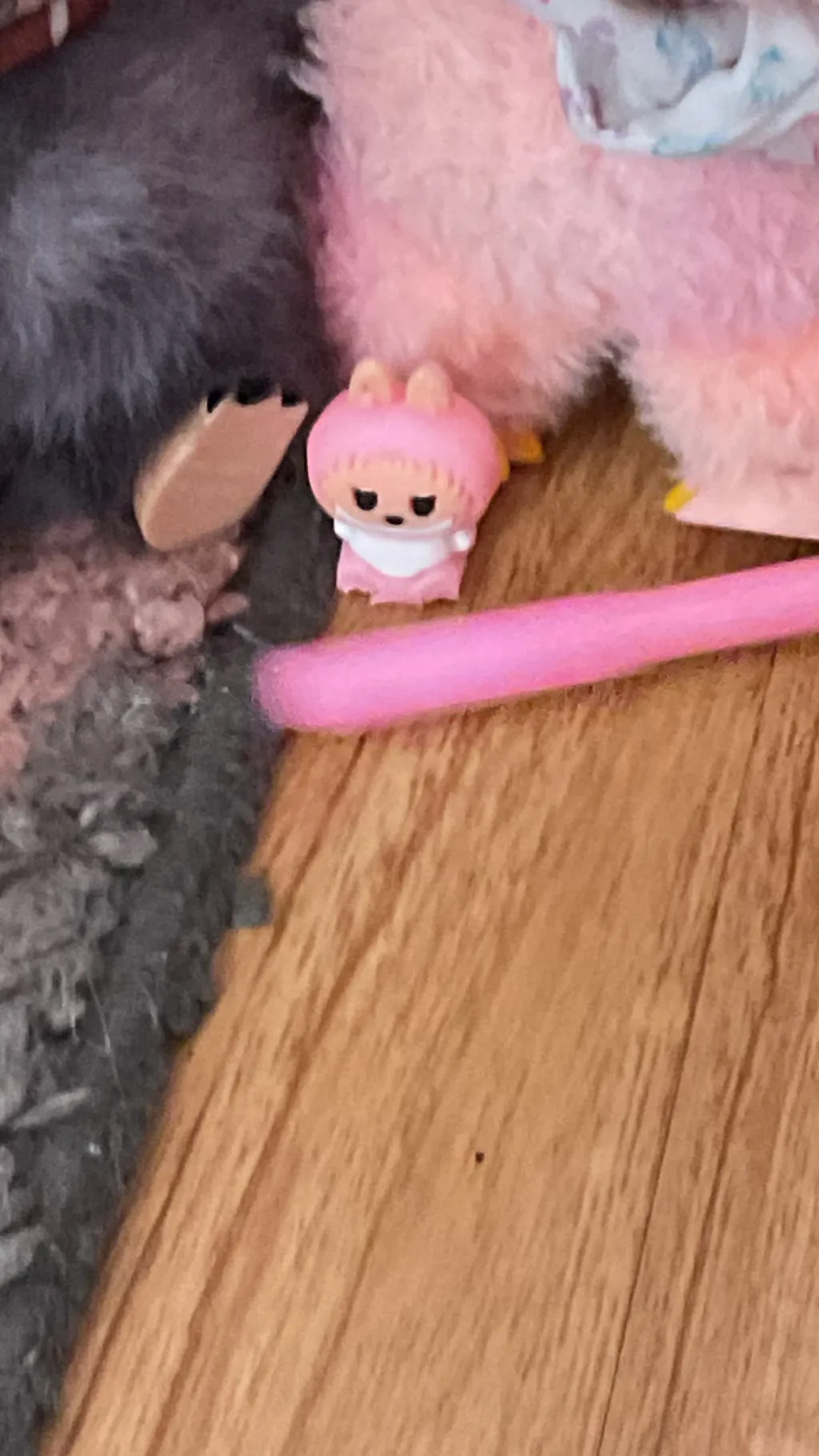 ai character: Labubu pen background