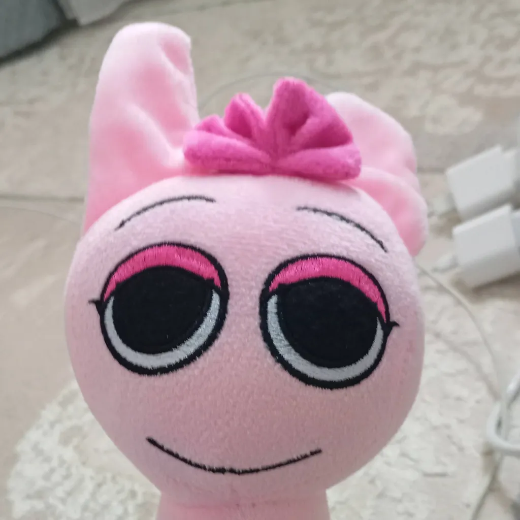 chat with ai character: pinki