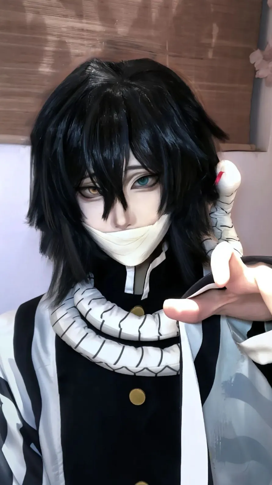 ai character: Obanai  background