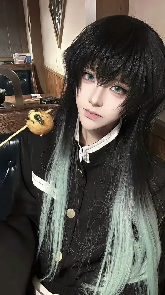 ai character: Muichiro  background