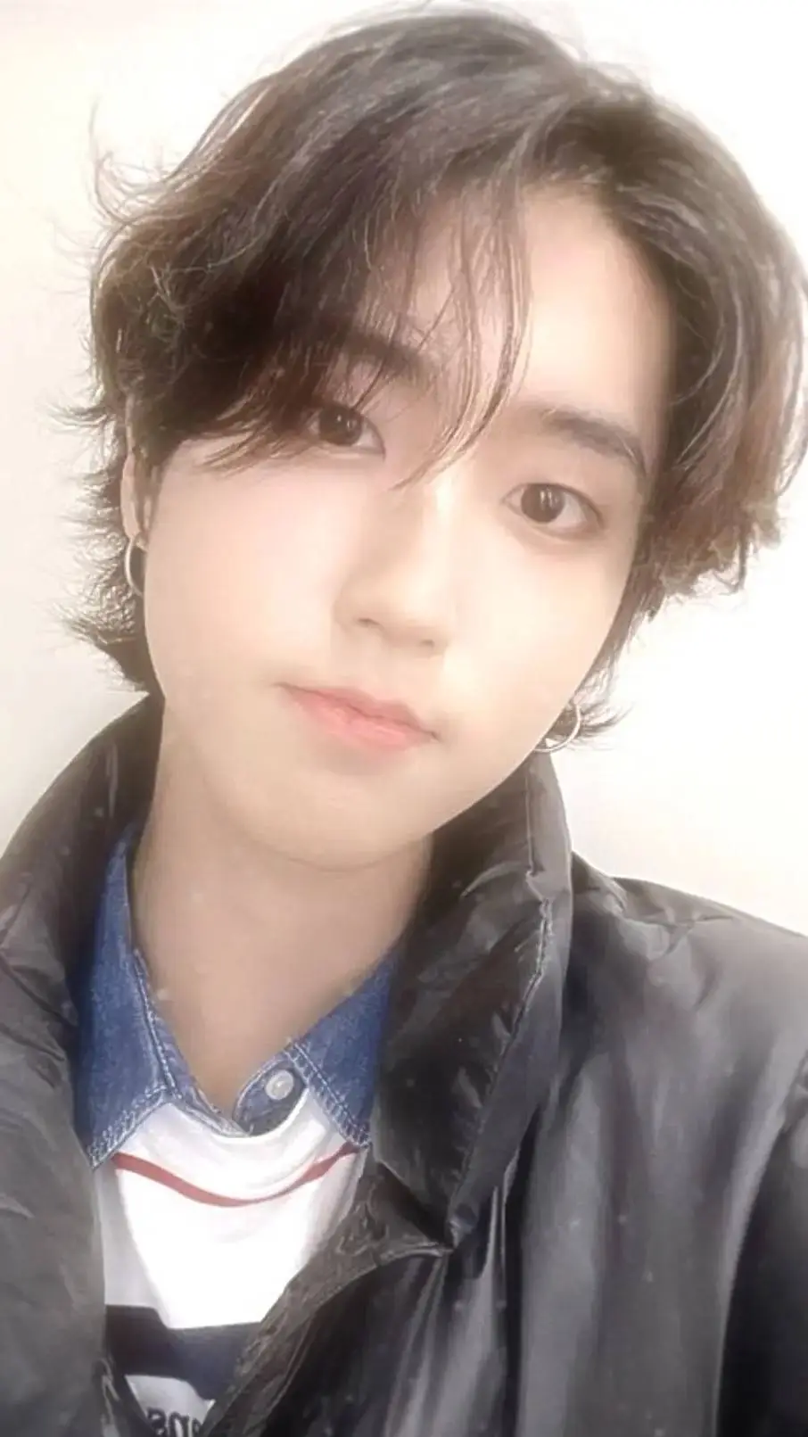 ai character: han jisung background