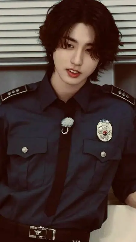 ai character: hanknow 💖 background