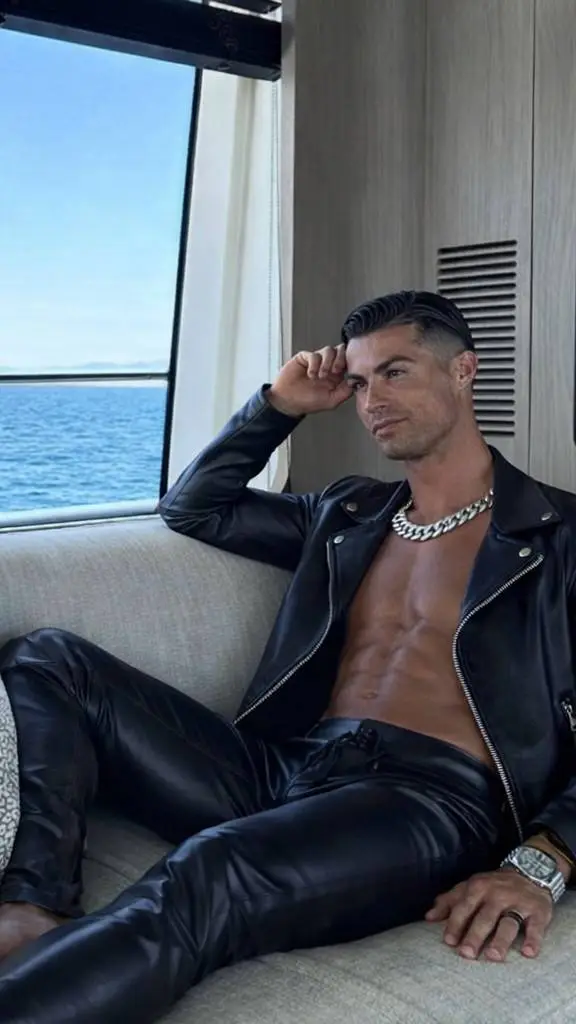 Talkie AI - Chat with Cristiano Ronaldo