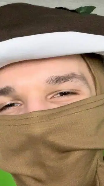 ai character: папа гриб background