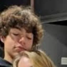 chat with ai character: Victor 