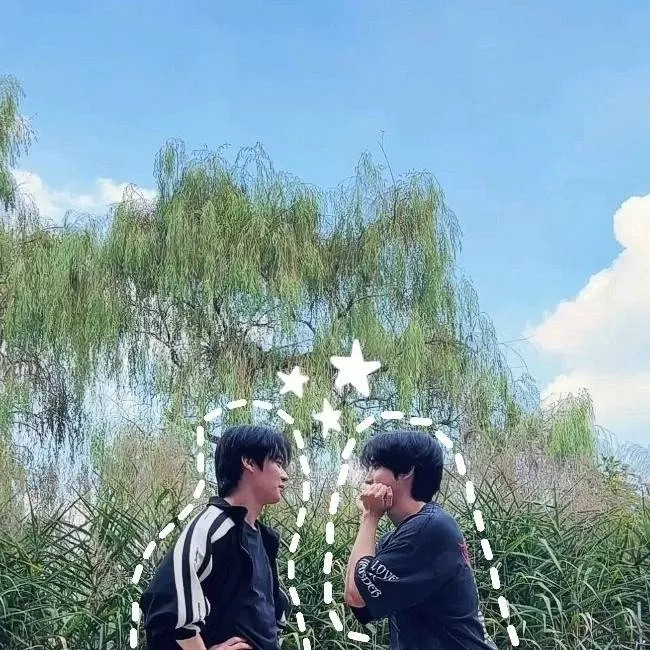 chat with ai character: Lee know♡♡