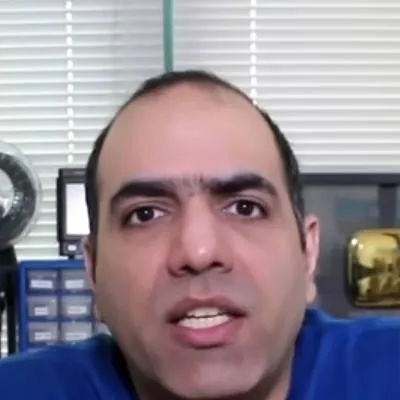 chat with ai character: ElectroBOOM