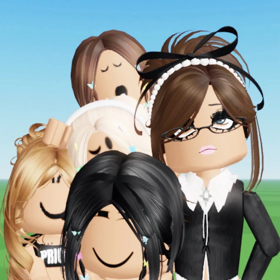 chat with ai character: All girl family!