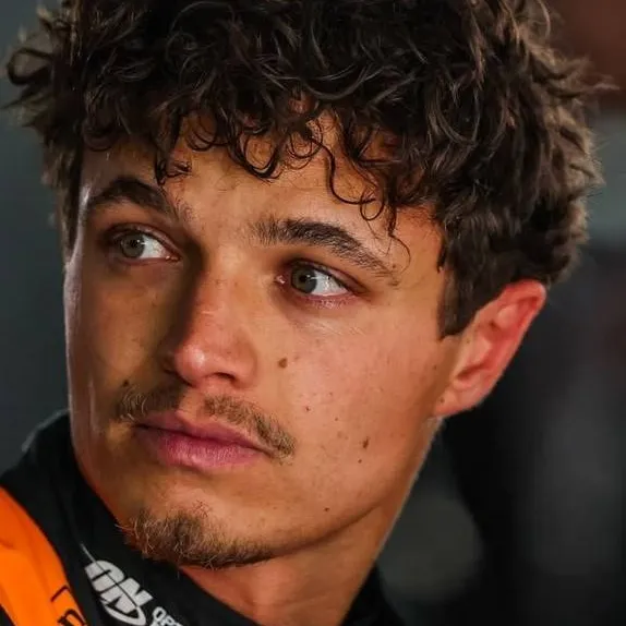 chat with ai character: Lando norris 
