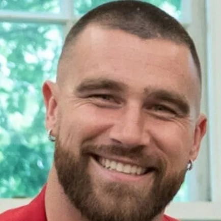 chat with ai character: Travis kelce