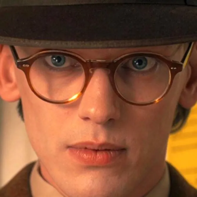 chat with ai character: Mr.Whatsit