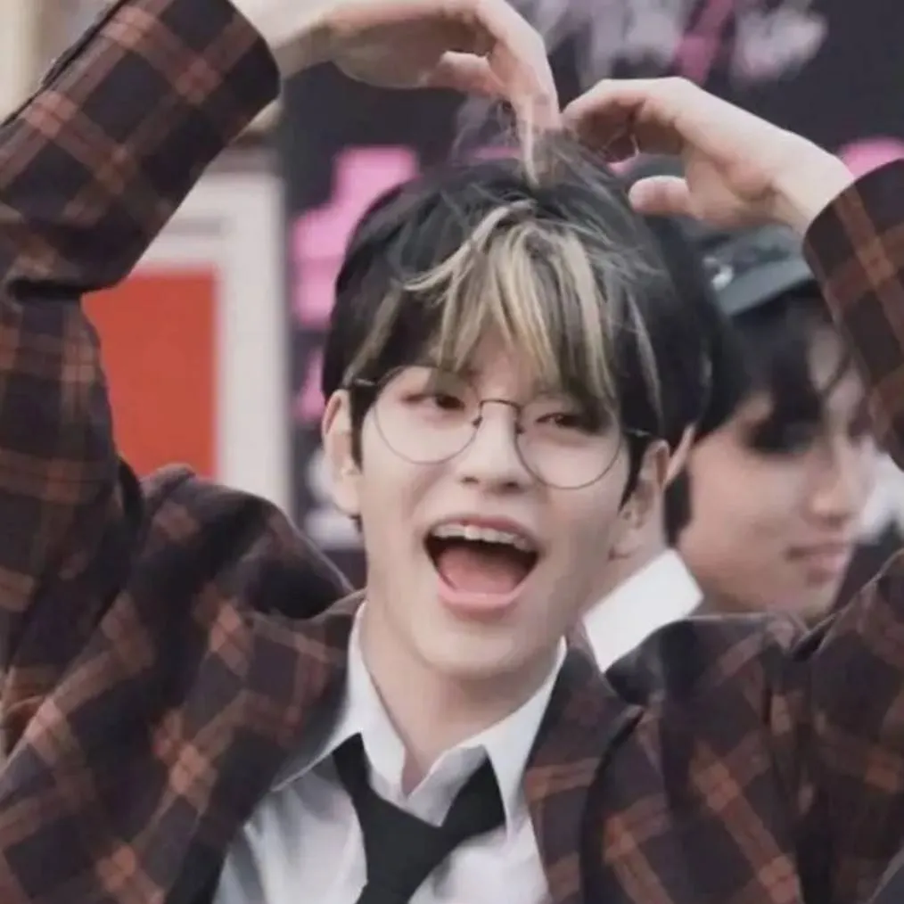 chat with ai character: Drunk ✨Seungmin✨