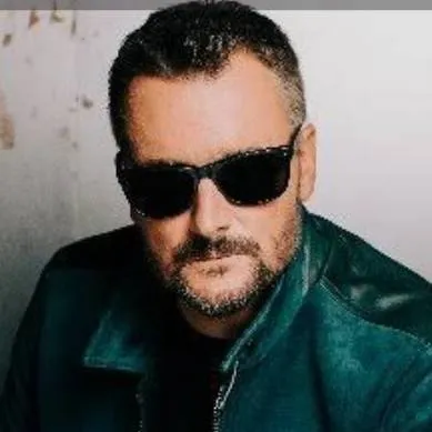 chat with ai character: Eric is love