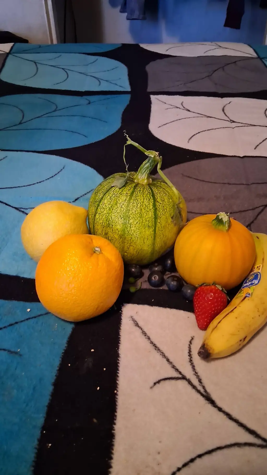 ai character: Fruits background