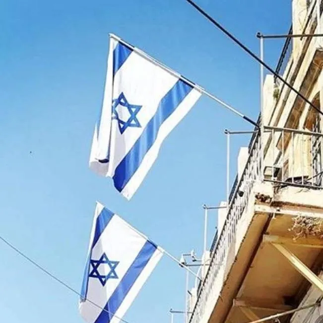 chat with ai character: Paises