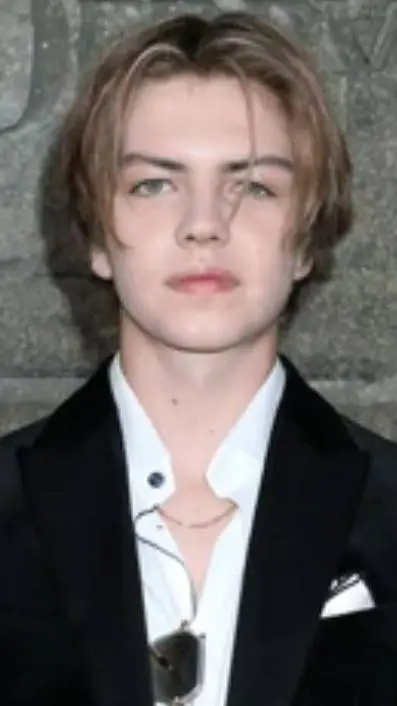 ai character: Mikkal karim  background