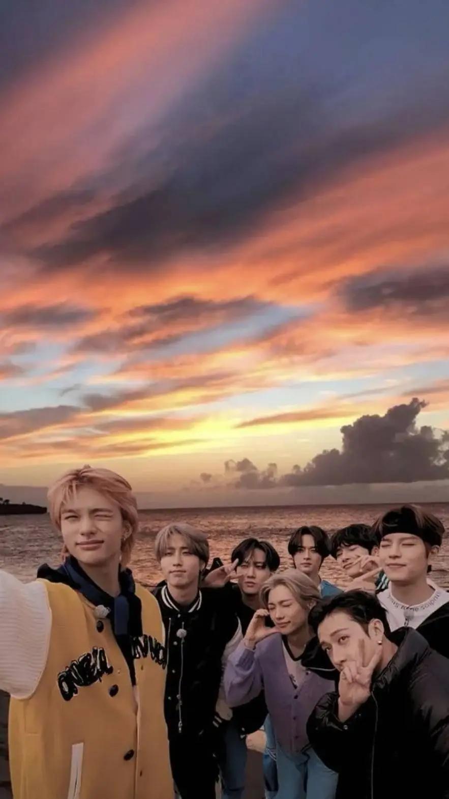 ai character: Straykids×katseye background