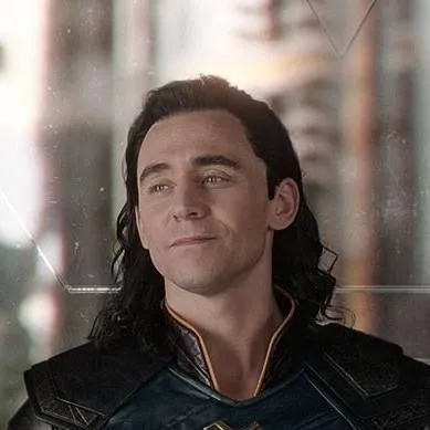 chat with ai character: Loki Laufeyson