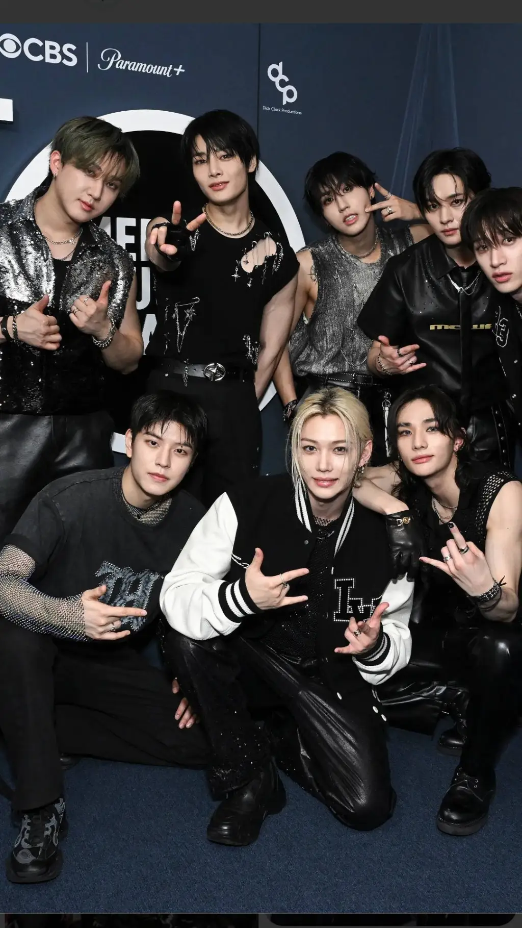 ai character: stray kids  background