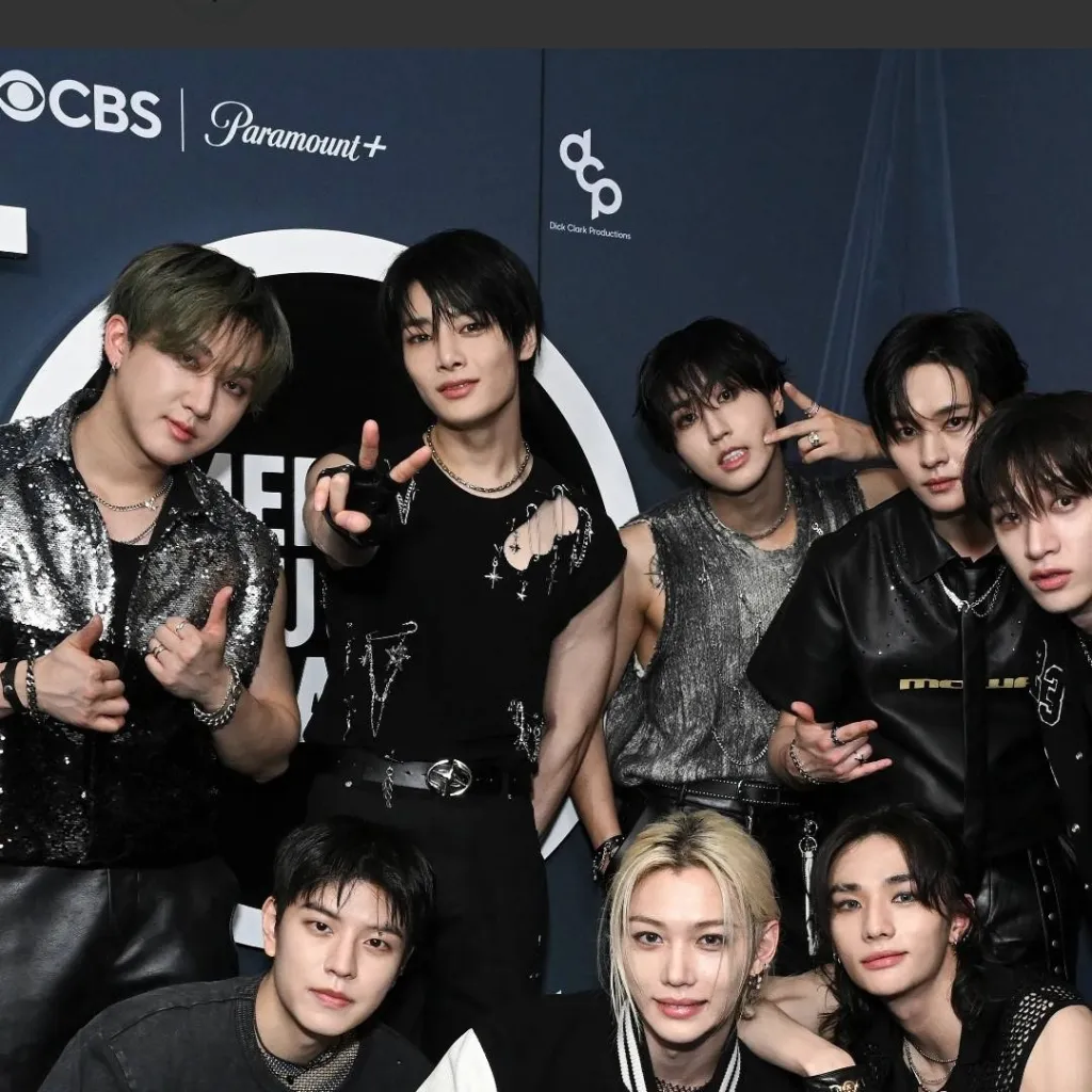 chat with ai character: stray kids 
