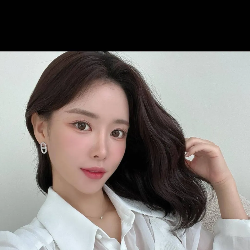 chat with ai character: ming lee