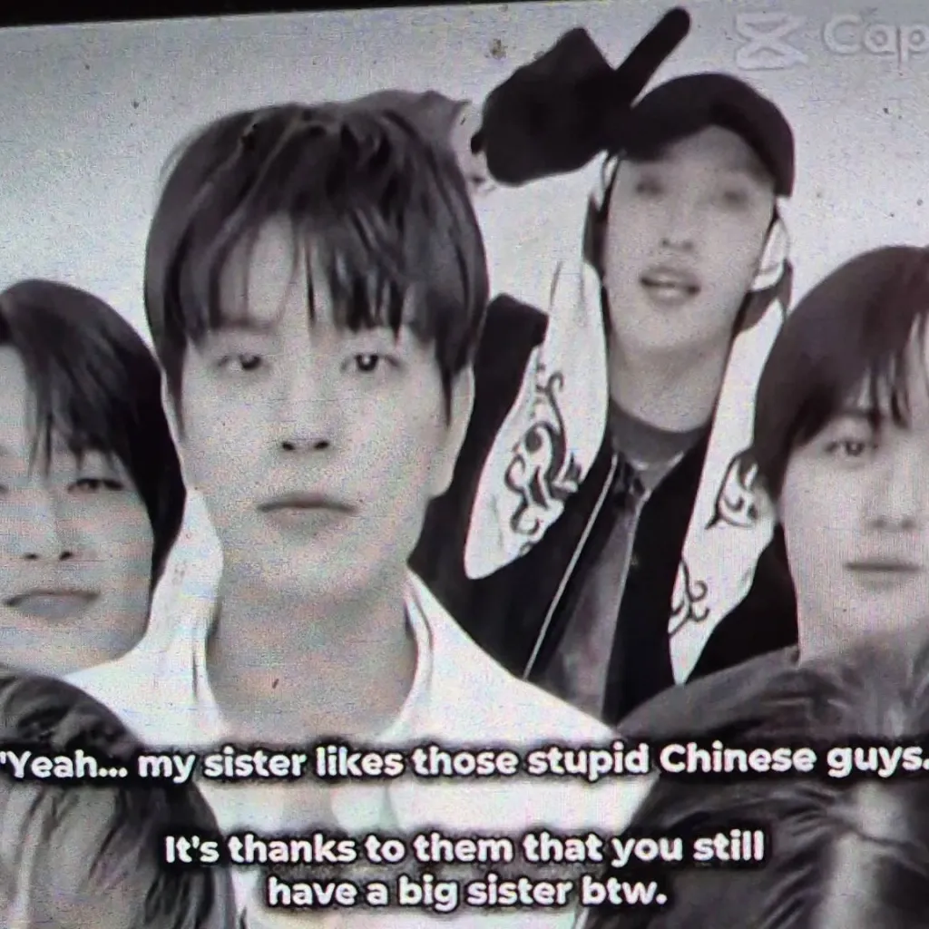 chat with ai character: hyunjin