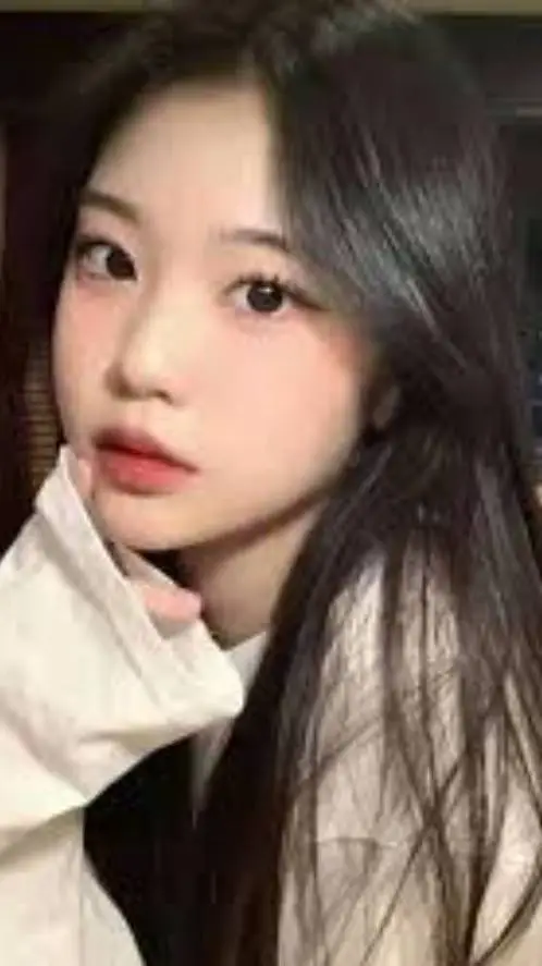 ai character: Mia background