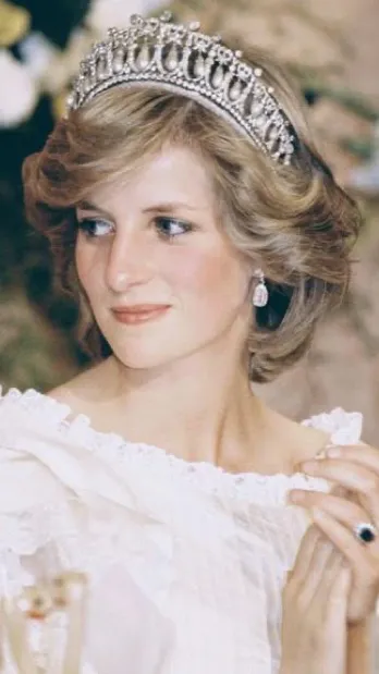 ai character: Princess Diana  background