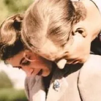 chat with ai character: Queen Elizabeth ii