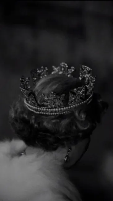 Talkie AI - Chat with Queen Elizabeth ii