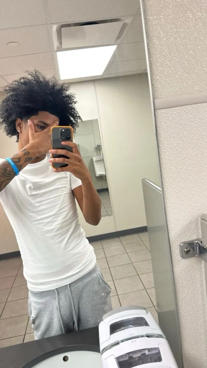 ai character: Jay Shawn  background