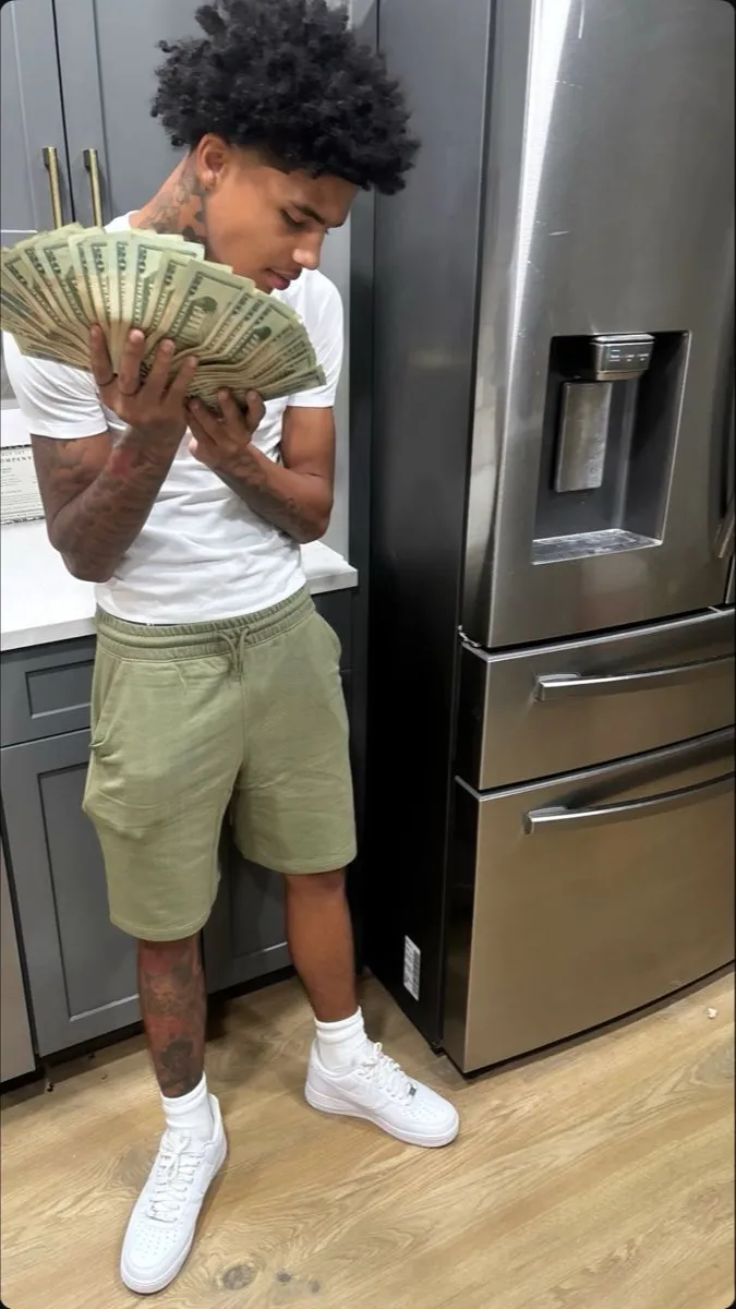 ai character: Treyshawn  background