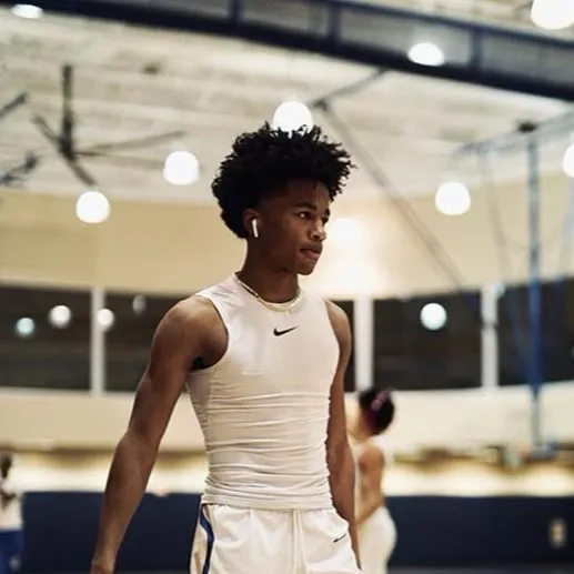 chat with ai character: Ty