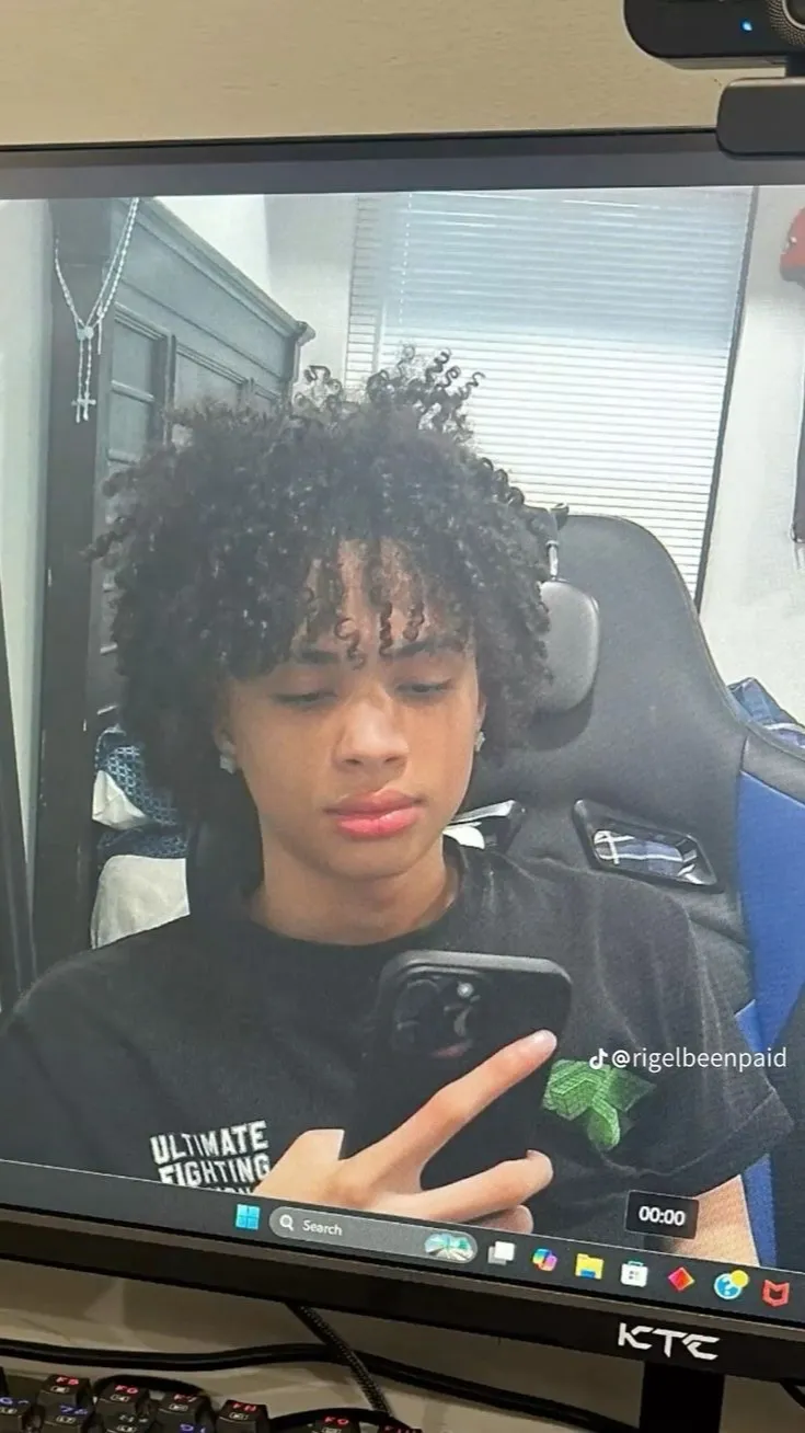 ai character: Draco  background