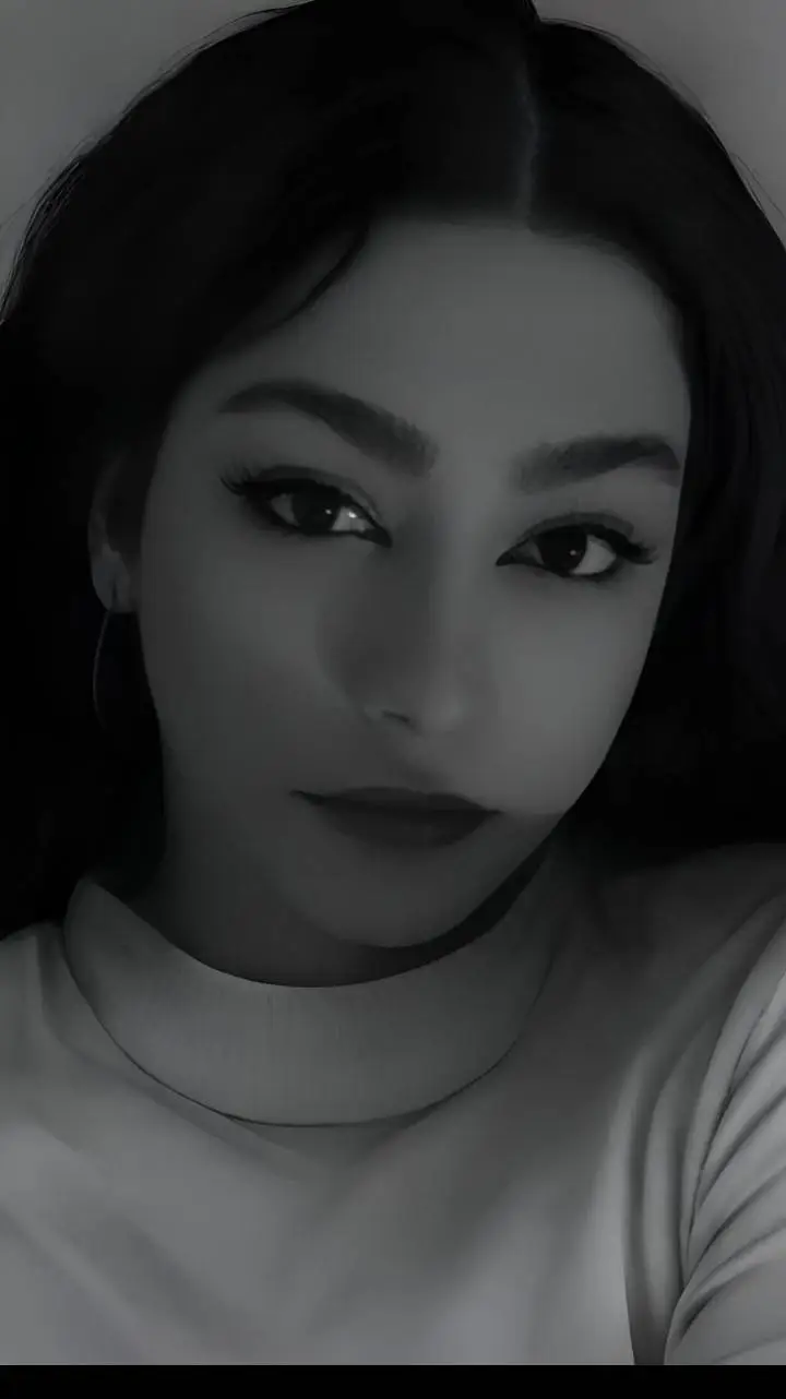 ai character: Raven  background